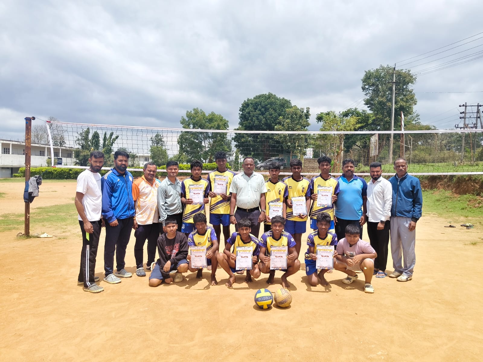 ವಾಲಿಬಾಲ್ ಪಂದ್ಯಾಟ: ಕುಶಾಲನಗರ ಮೂಕಾಂಬಿಕಾ ಪ್ರೌಢಶಾಲೆ‌ ತಾಲೂಕು ಮಟ್ಟಕ್ಕೆ ಆಯ್ಕೆ