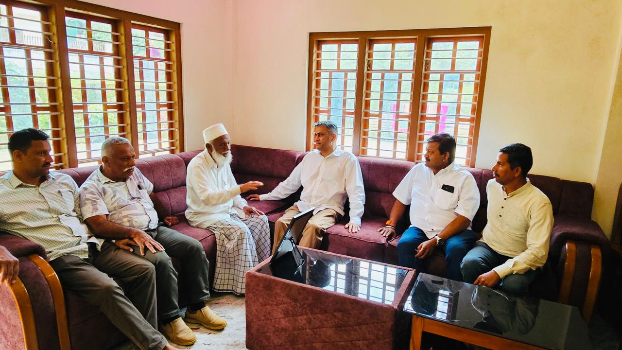 ಉಮ್ಮರ್ ಮಾಸ್ಟರ್ ಮನೆಗೆ ಶಾಸಕ ಪೊನ್ನಣ್ಣ ಭೇಟಿ: ಕುಟುಂಬಸ್ಥರಿಗೆ ಸಾಂತ್ವನ