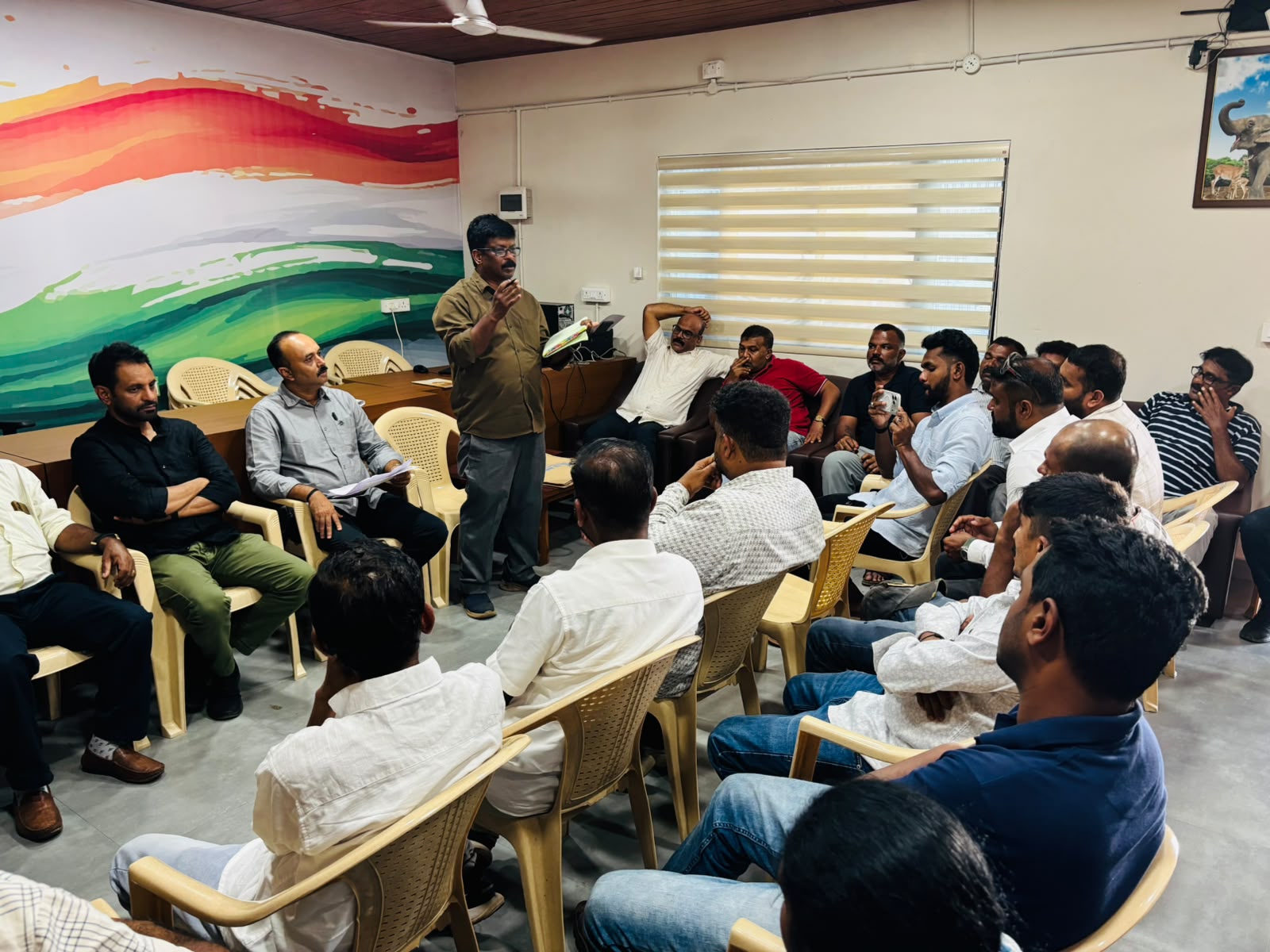 ವಿರಾಜಪೇಟೆ ನಗರ ಕಾಂಗ್ರೆಸ್ ಸಭೆ: ನೂತನ ಪದಾಧಿಕಾರಿಗಳ ಆಯ್ಕೆಗೆ ಒಮ್ಮತದ ತೀರ್ಮಾನ