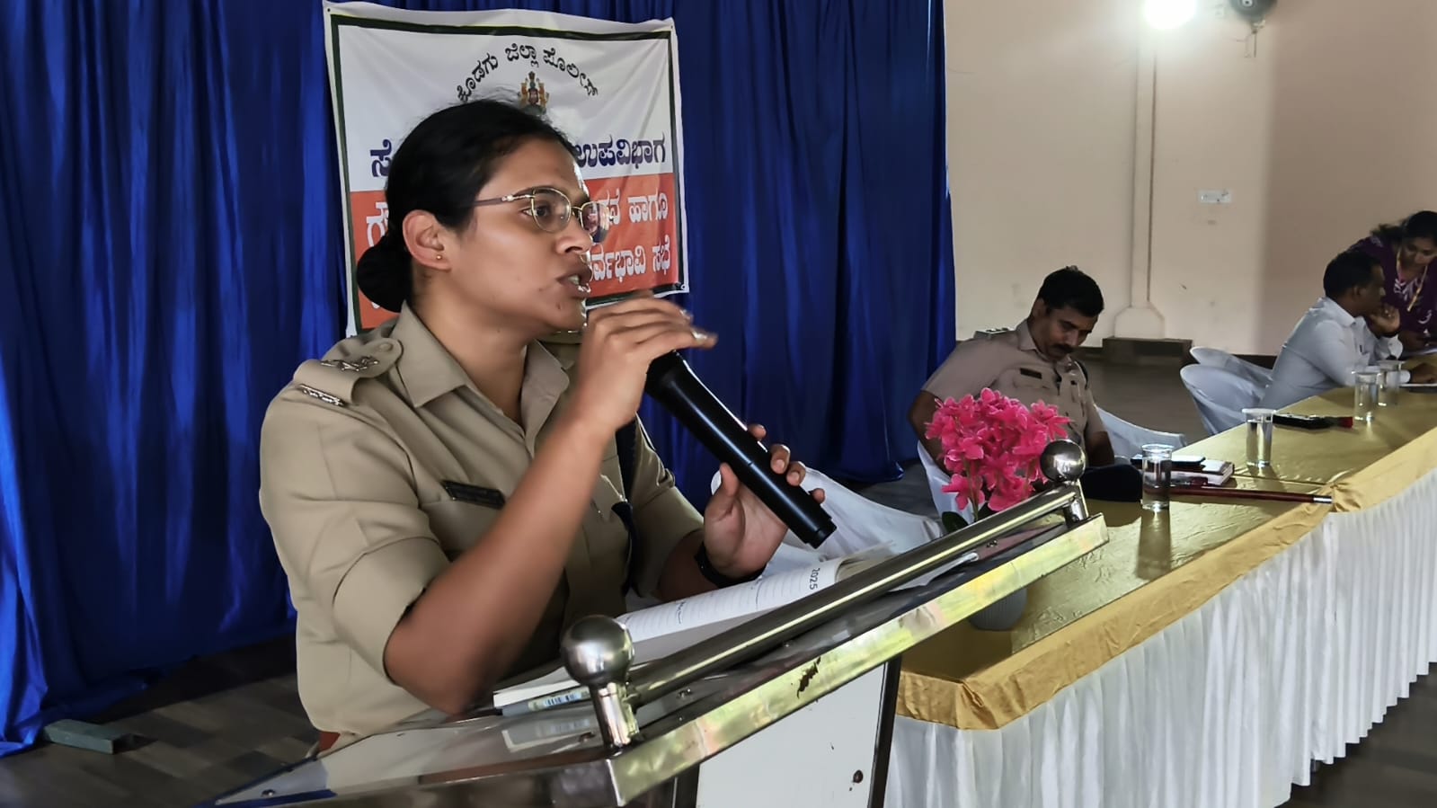 ಗೌರಿ-ಗಣೇಶ ಹಬ್ಬಕ್ಕೆ ಕಡ್ಡಾಯವಾಗಿ ಅನುಮತಿ ಪಡೆಯಲೇಬೇಕು - ಎಸ್ಪಿ ಬಿಂದುಮಣಿ ಸೂಚನೆ