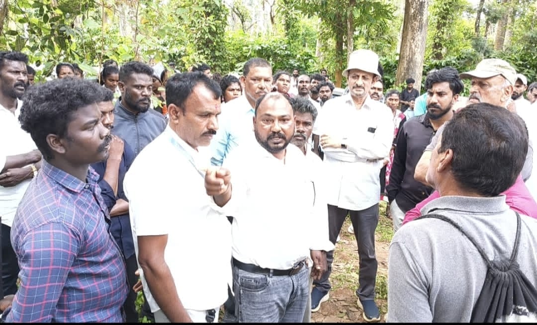 ವಿವಿಧ ಬೇಡಿಕೆಗಳ ಈಡೇರಿಕೆಗೆ ಆಗ್ರಹಿಸಿ ದಲಿತ ಸಂಘರ್ಷ ಸಮಿತಿ ಪ್ರತಿಭಟನೆ: ರಾಜ ಕಾಲುವೆ ಯಥಾ ಸ್ಥಿತಿ ಕಾಪಾಡುವಂತೆ ಸ್ಥಳೀಯರಿಂದ ಪ್ರತಿರೋಧ