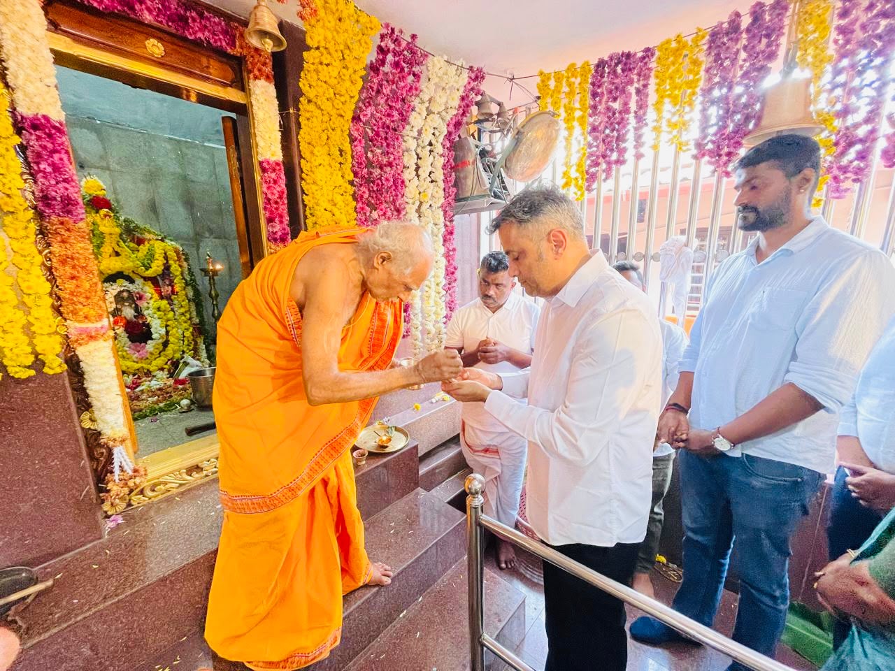 ಚೆನ್ನಯ್ಯನಕೋಟೆ ಸಿದ್ಧಿವಿನಾಯಕ ದೇವಸ್ಥಾನದಲ್ಲಿ ಶಾಸಕ ಪೊನ್ನಣ್ಣರಿಂದ ಗಣೇಶೋತ್ಸವದಲ್ಲಿ ಭಾಗಿ