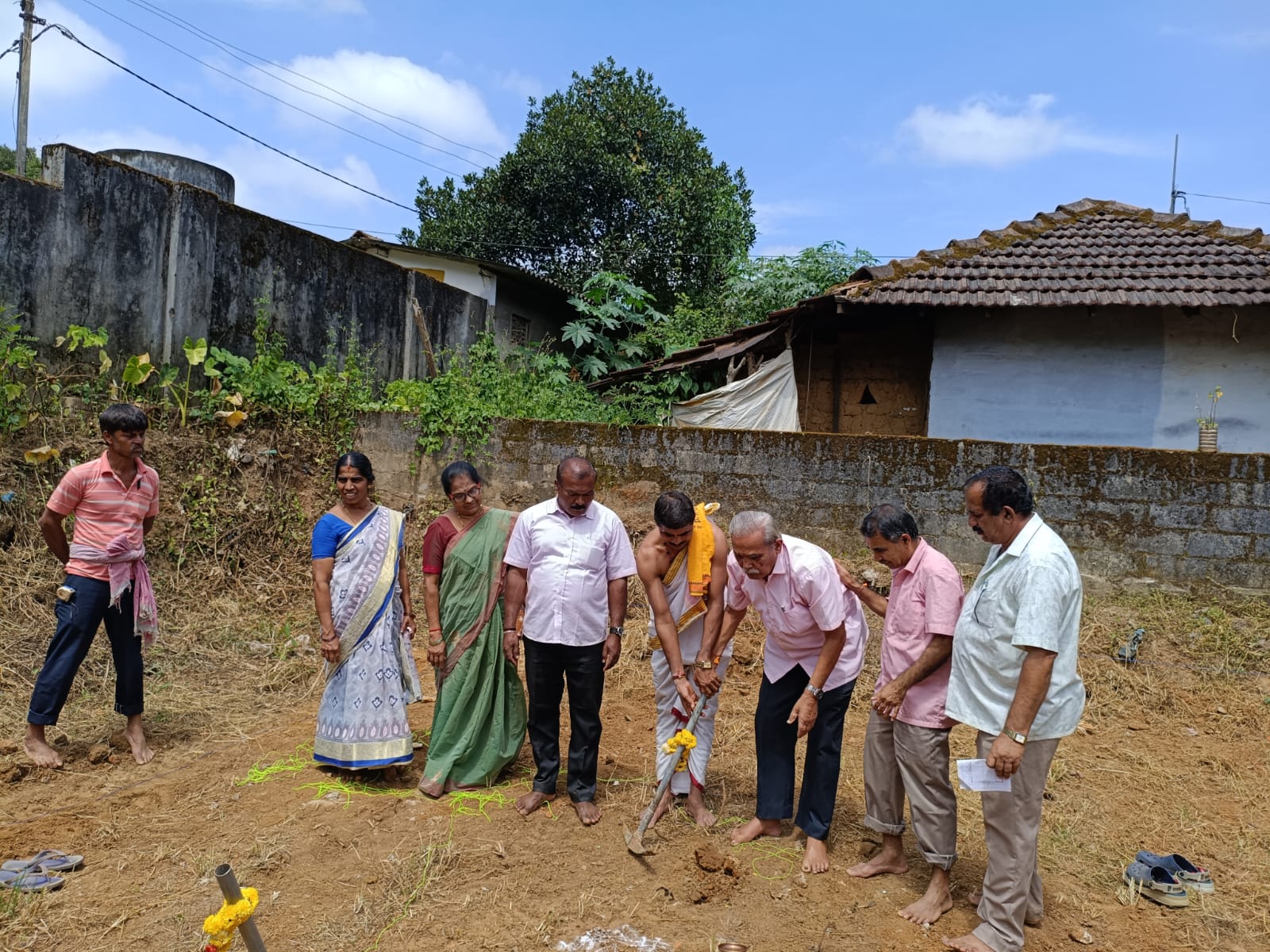 ಕೊಡಗು ಬಾಲಾವಳಿಕಾರ್ ಉತ್ತಮ ಜೀವನ ಸಹಕಾರ ಸಂಘದ ನೂತನ ಕಟ್ಟಡ ನಿರ್ಮಾಣಕ್ಕೆ ಗುದ್ದಲಿ ಪೂಜೆ 