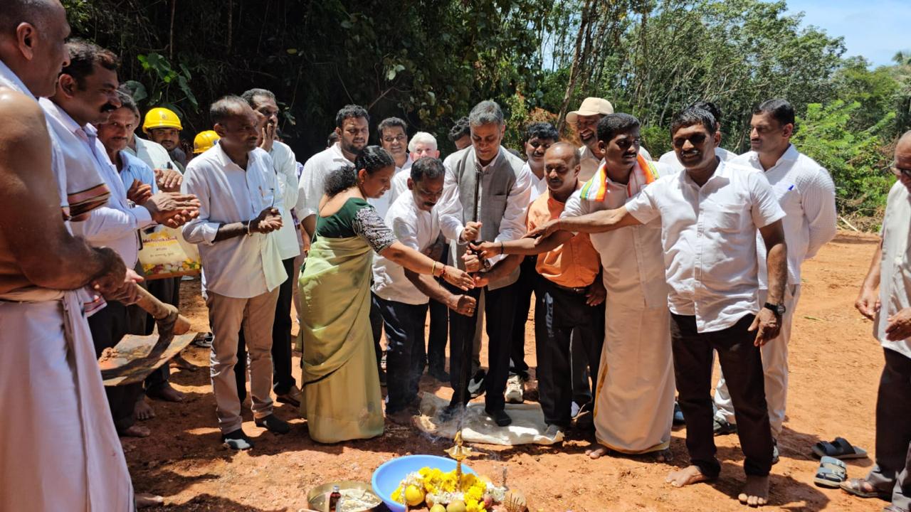 ಸಂಪಾಜೆ ಚಾಡವು-ಮಂಗಳಪಾರೆ ರಸ್ತೆ ಸುರಕ್ಷತೆಗೆ ರೂ. 10 ಲಕ್ಷ ವೆಚ್ಚದ ತಡೆಗೋಡೆ ಕಾಮಗಾರಿಗೆ ಶಾಸಕ ಎ.ಎಸ್. ಪೊನ್ನಣ್ಣ ಭೂಮಿಪೂಜೆ