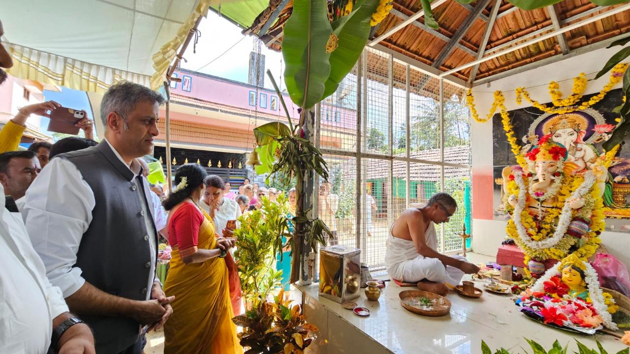 ನಾಪೋಕ್ಲು ವಿವೇಕಾನಂದ ಸಂಘದ ಗೌರಿ-ಗಣೇಶೋತ್ಸವದಲ್ಲಿ ಶಾಸಕ ಎ.ಎಸ್.ಪೊನ್ನಣ್ಣ ಭಾಗಿ