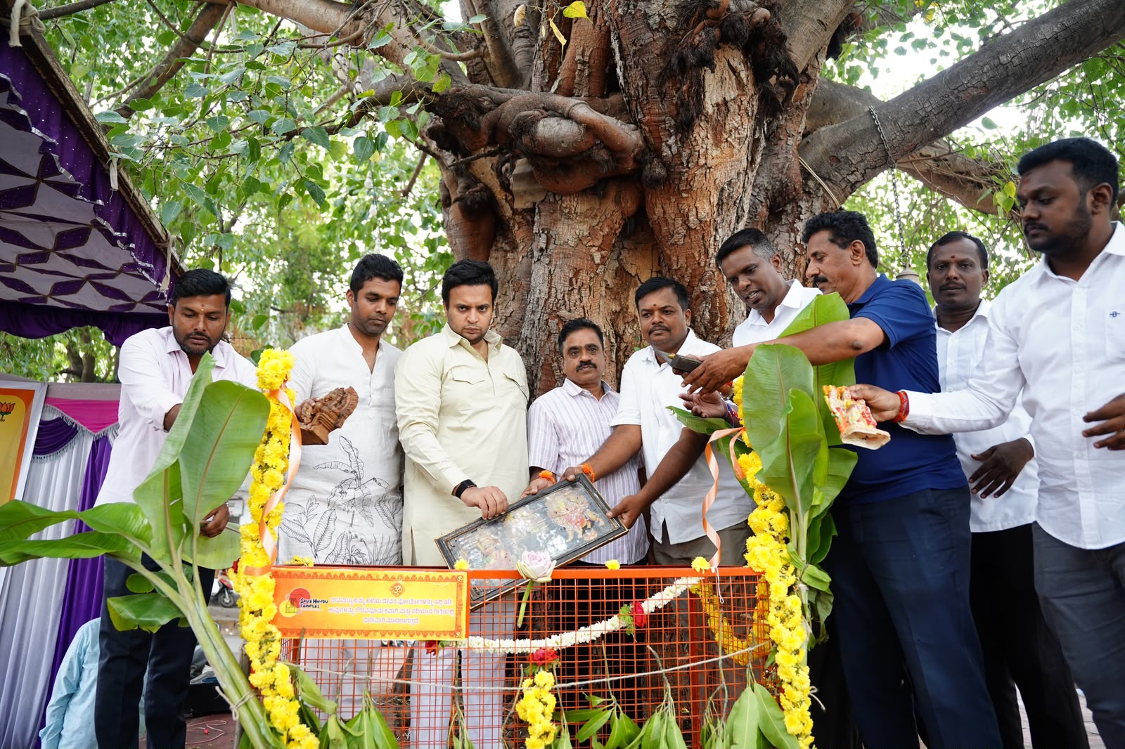 ಹಾನಿಗೊಳಗಾದ ಧಾರ್ಮಿಕ ವಿಗ್ರಹಗಳು ಹಾಗೂ ಭಾವಚಿತ್ರಗಳನ್ನು ಗೌರವಯುತವಾಗಿ ನಿರ್ವಹಿಸುವ “Save Hindu Temples” ಉಪಕ್ರಮಕ್ಕೆ ಯದುವೀರ್ ಒಡೆಯರ್ ಚಾಲನೆ