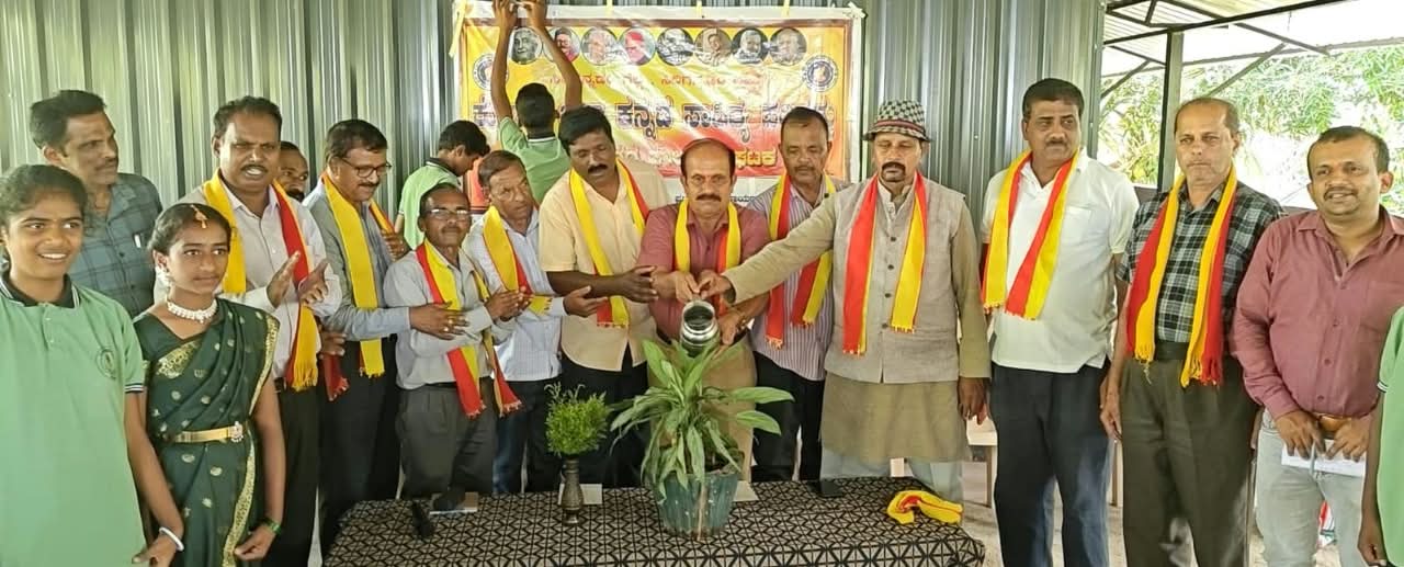 ಕ.ಸಾ.ಪ.ವತಿಯಿಂದ ತೊರೆನೂರು ಪ್ರೌಢಶಾಲೆಯಲ್ಲಿ ನಡೆದ "ಗ್ರಾಮೀಣ ಜನಪದ ಸೊಗಡು" ಕುರಿತು ಪಟೇಲ್ ಸಣ್ಣಯ್ಯ ದತ್ತಿ ಉಪನ್ಯಾಸ ಕಾರ್ಯಕ್ರಮ