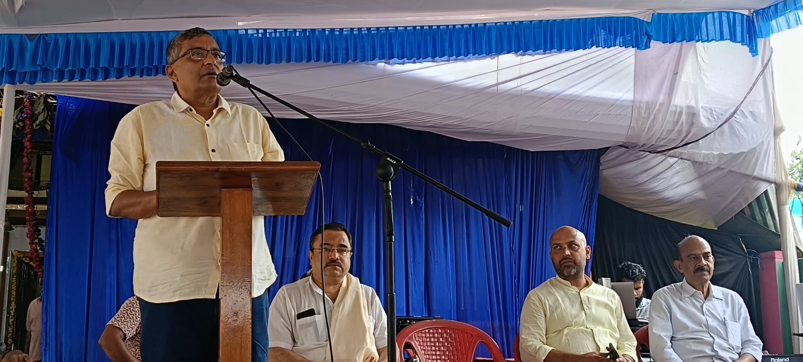 ಸಂಗೀತ ಸಮಾಜವನ್ನು ಕಟ್ಟುವ ಶಕ್ತಿ: 'ವಾಯ್ಸ್ ಆಫ್ ವಿರಾಜ್‌ಪೇಟೆ-2026' ಕಾರ್ಯಕ್ರಮದಲ್ಲಿ ಸಂಕೇತ್ ಪೂವಯ್ಯ ಬಣ್ಣನೆ