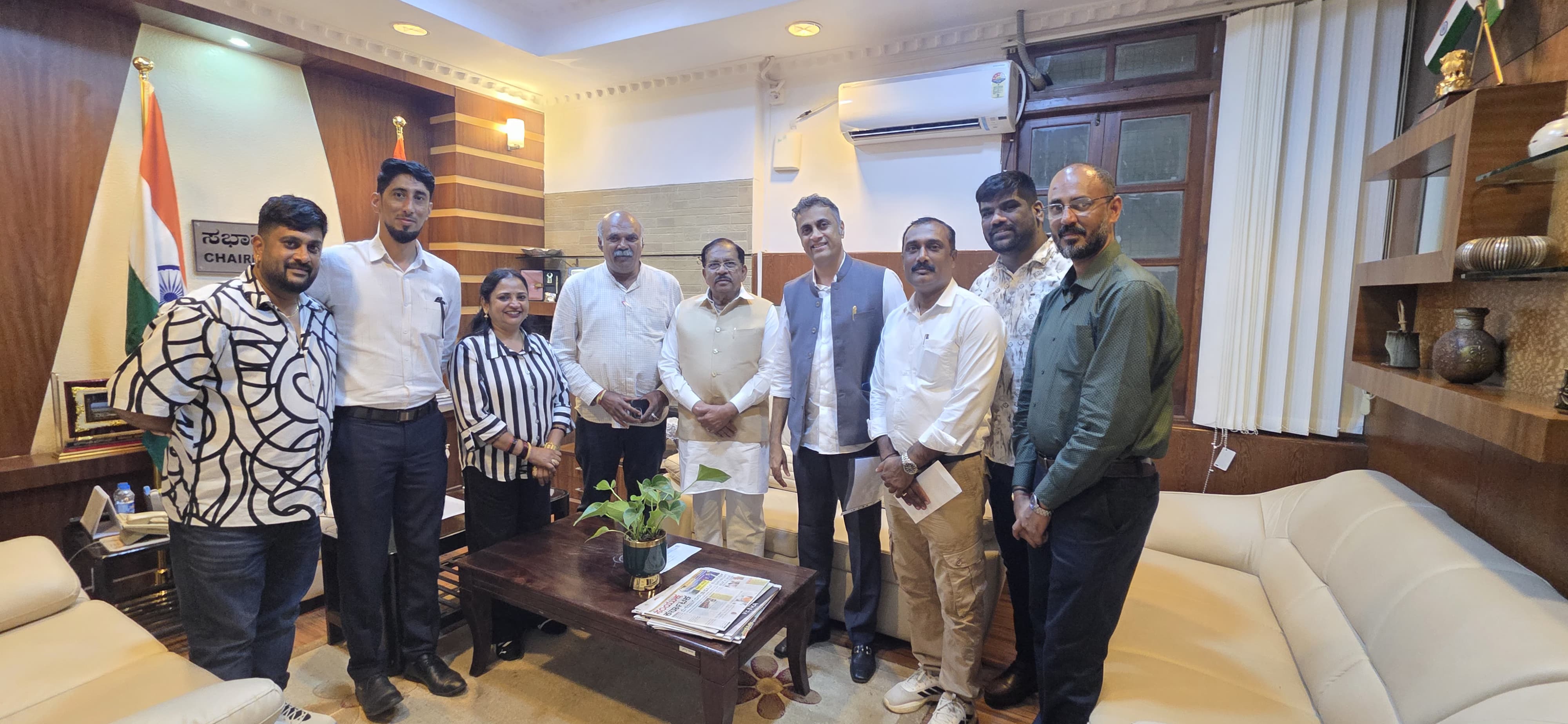 ರಾಜ್ಯಮಟ್ಟದ ಪತ್ರಕರ್ತರ ಕ್ರಿಕೆಟ್ ಟೂರ್ನಿಗೆ ಡಿಸಿಎಂ ಪರಮೇಶ್ವರ್ಗೆ ಆಹ್ವಾನ