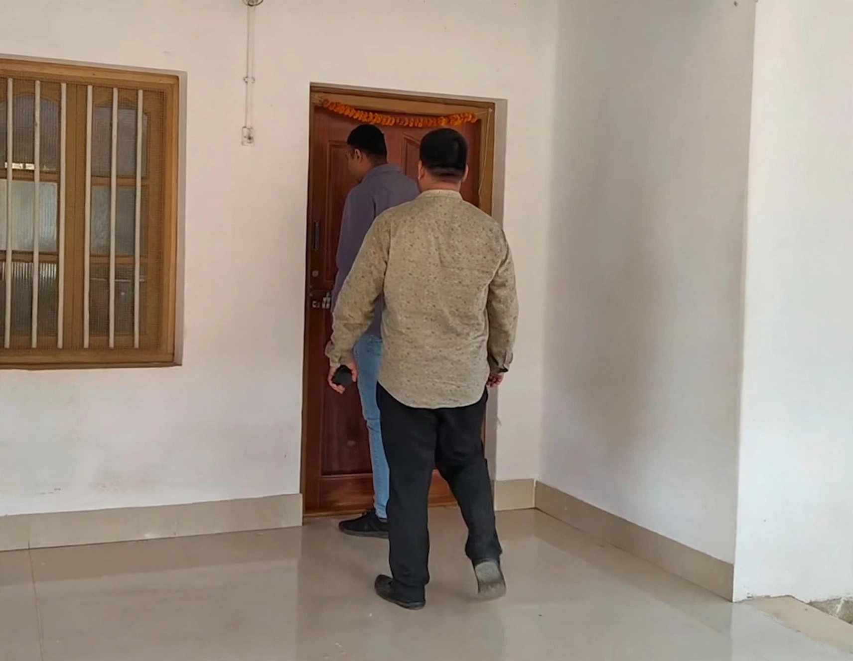 ಮನೆಯಲ್ಲಿ ಪರಿಶೀಲನೆ