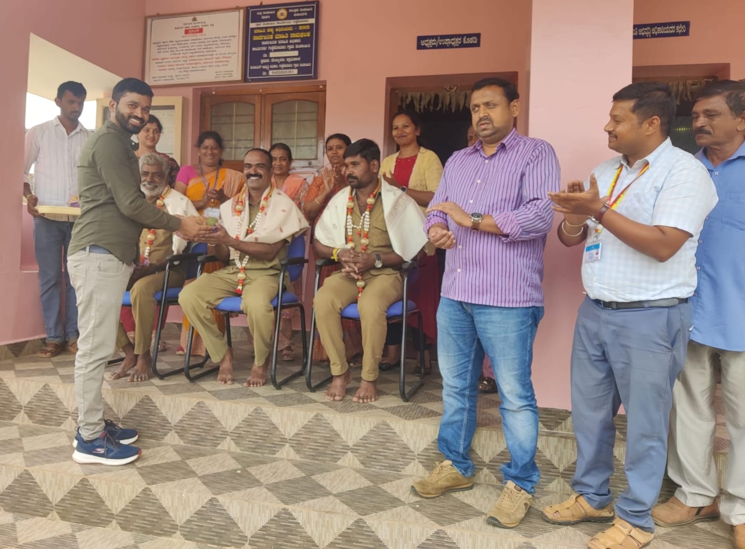 ಗುಡ್ಡೆಹೊಸೂರು ಗ್ರಾಮ ಪಂಚಾಯತಿಯಿಂದ ‘ಸ್ವಚ್ಛತಾ ಹೀ ಸೇವಾ’ ಕಾರ್ಯಕ್ರಮ : ನಿಷ್ಠಾವಂತ ಸ್ವಚ್ಛತಾಗಾರರಿಗೆ ಗೌರವಾರ್ಪಣೆ