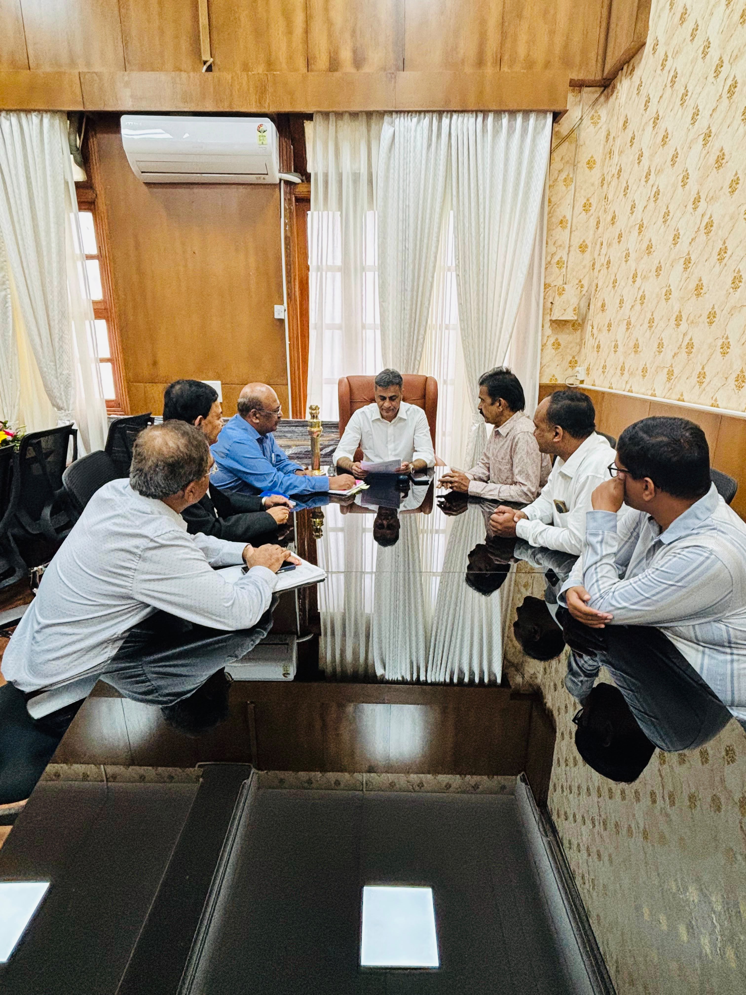  ಕೈಲ್ ಮುಹೂರ್ತ ಜಂಬರ-2026ಕ್ಕೆ ಶಾಸಕ ಪೊನ್ನಣ್ಣಗೆ ಆಹ್ವಾನ