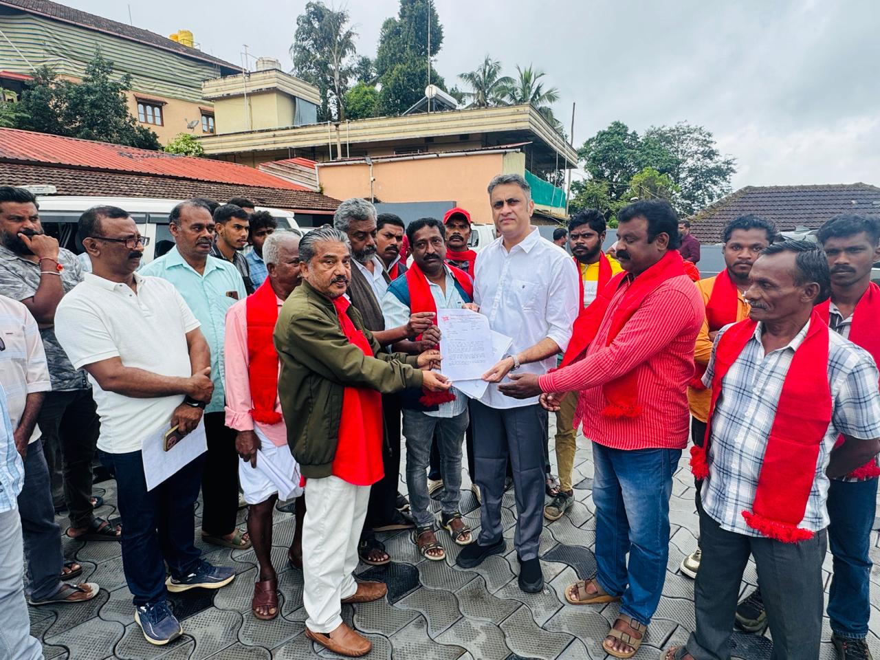 ಕಾರ್ಮಿಕ ಕಾನೂನು ರದ್ದು ಆದೇಶ ವಾಪಸ್ ಪಡೆಯಿರಿ; ಶಾಸಕ ಪೊನ್ನಣ್ಣಗೆ CITU ಮನವಿ
