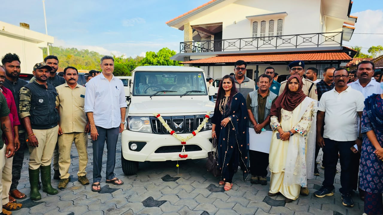 ವಿರಾಜಪೇಟೆ ವಲಯ ಅರಣ್ಯ ಇಲಾಖೆಗೆ ನೂತನ ಬೊಲೆರೋ ವಾಹನ ಹಸ್ತಾಂತರ