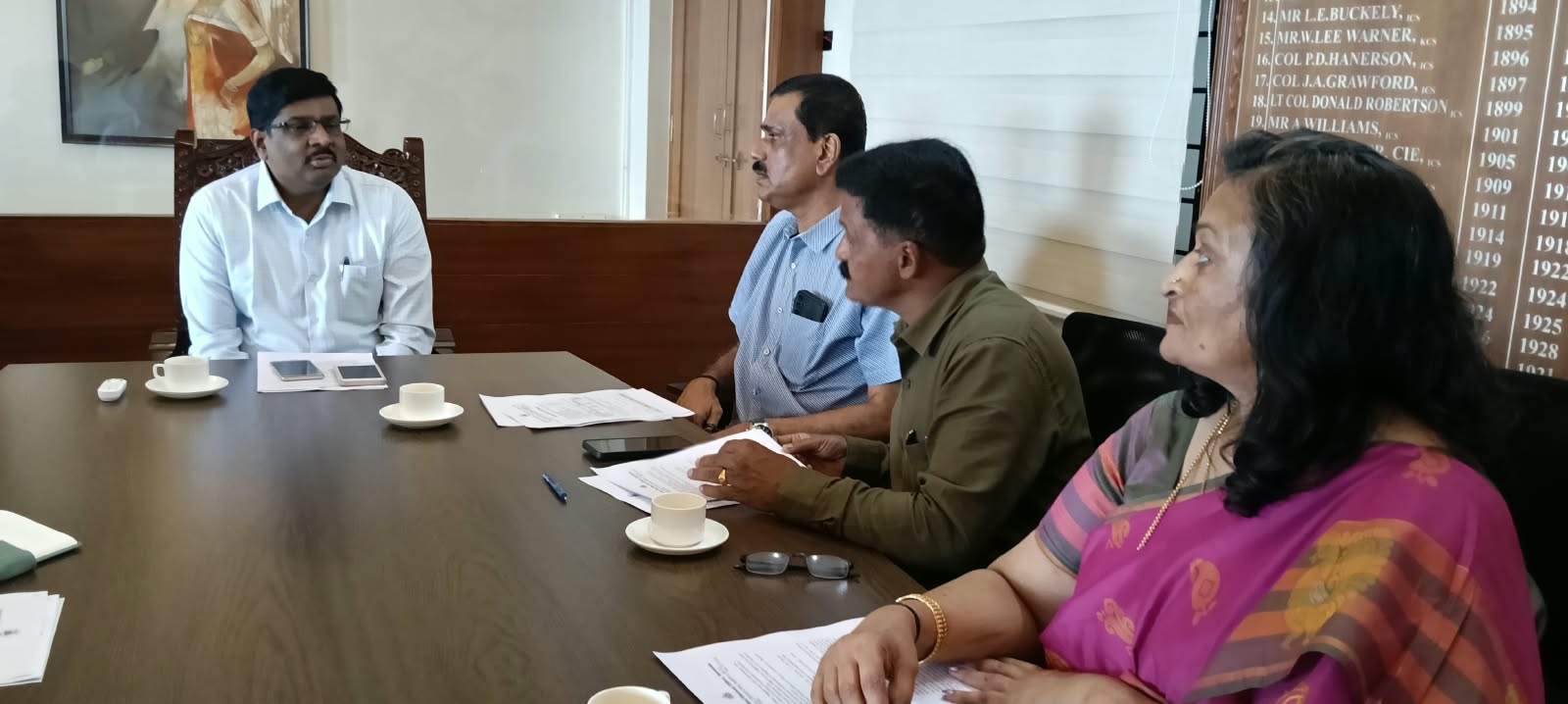 ಮತದಾರರ ಪಟ್ಟಿ ವಿಶೇಷ ಸಮಗ್ರ ಪರಿಷ್ಕರಣೆ : ವಿಚಾರಣೆಗೆ ಬಾಕಿ ಇರುವ ಮತದಾರರ ಮನೆ ಮನೆಗೆ ಬಿಎಲ್‍ಒಗಳು
