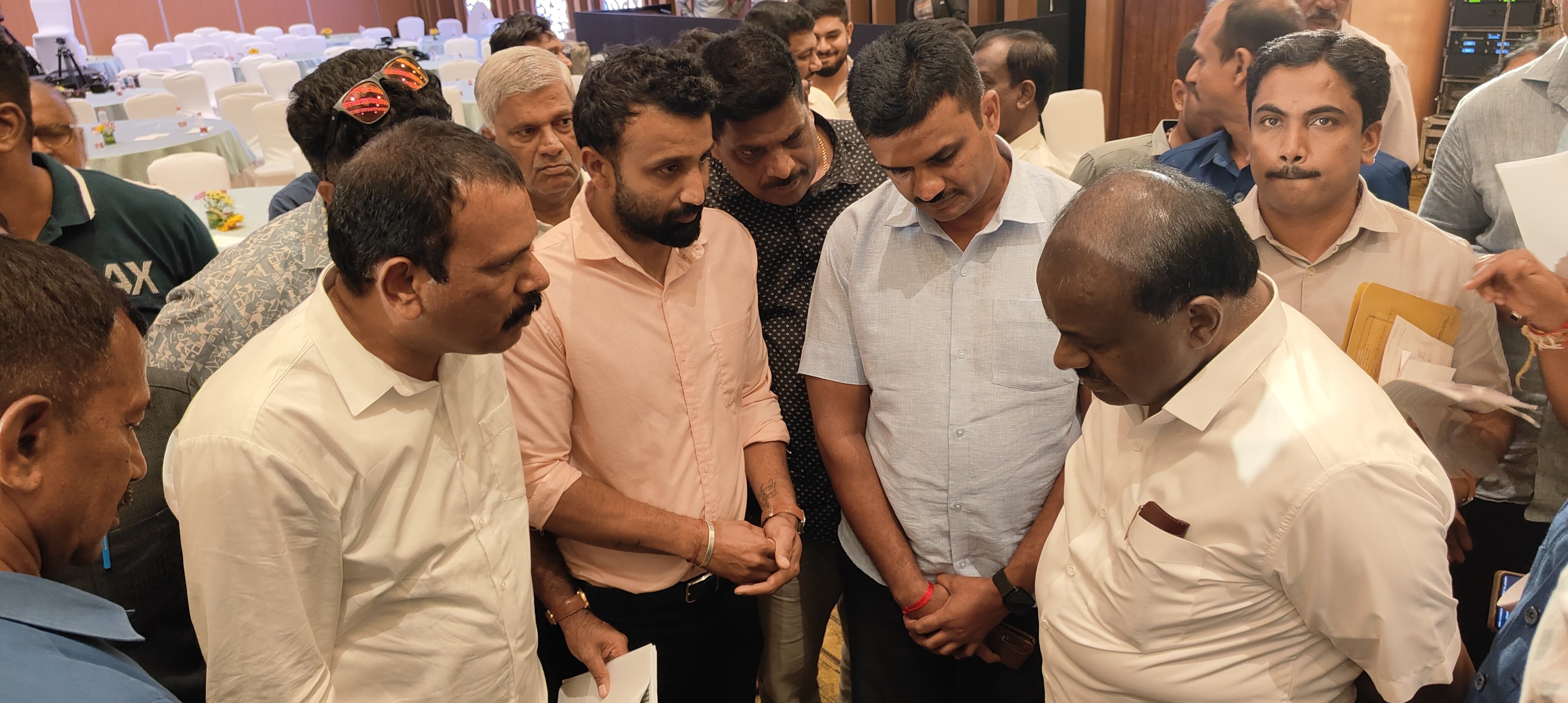 ಕೊಡಗು ಜಿಲ್ಲೆಯಲ್ಲಿ ಜೆಡಿಎಸ್ ಸಂಘಟನೆ ಬಲವರ್ಧನೆಗೆ ಒತ್ತು: ಕೇಂದ್ರ ಸಚಿವ ಎಚ್.ಡಿ. ಕುಮಾರಸ್ವಾಮಿ ಭೇಟಿಯಾದ ಜೆಡಿಎಸ್ ಮುಖಂಡರು