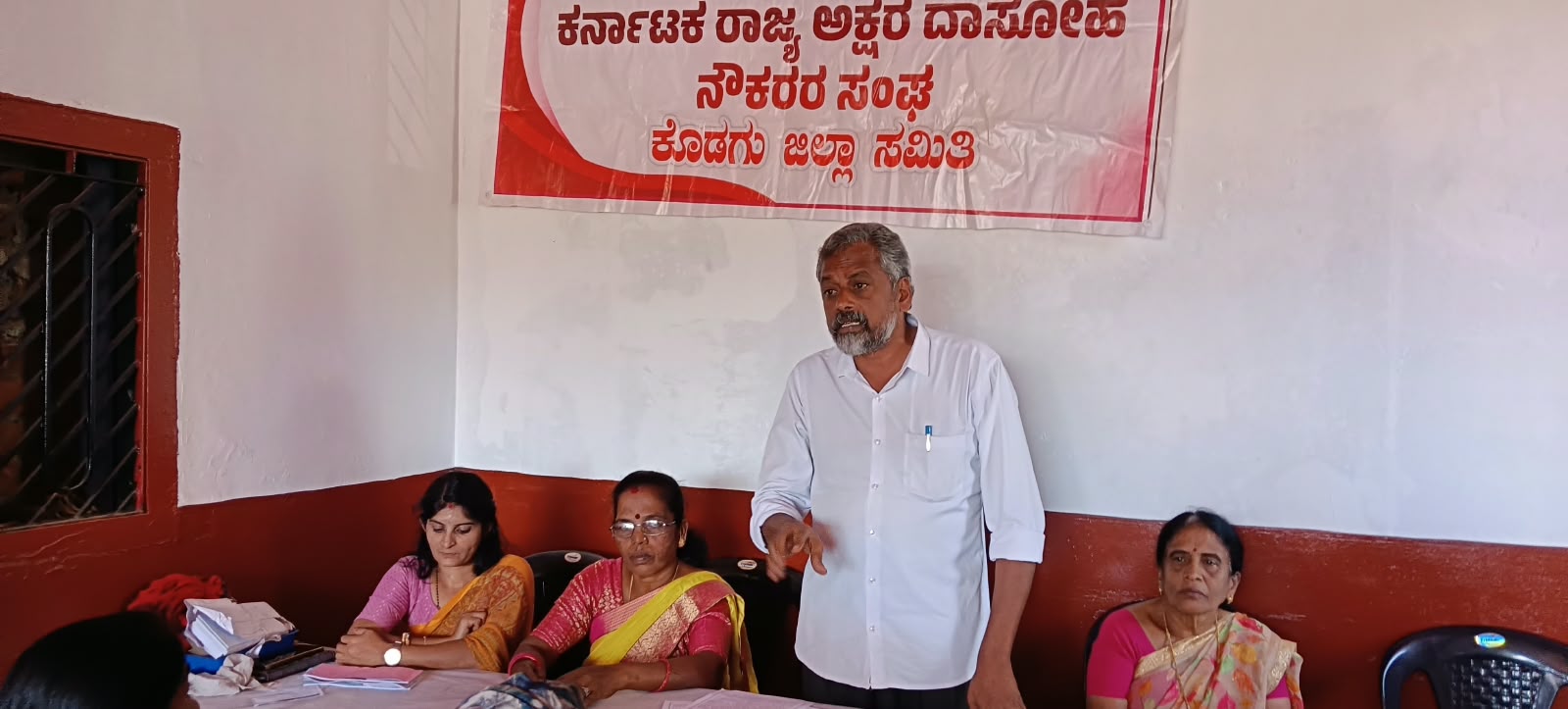 ವಿರಾಜಪೇಟೆಯಲ್ಲಿ ಅಕ್ಷರ ದಾಸೋಹ ನೌಕರರ ತಾಲೂಕು ಸಮ್ಮೇಳನ ಯಶಸ್ವಿ: ಮಹಿಳಾ ಕಾರ್ಮಿಕರ ಹಕ್ಕುಗಳಿಗಾಗಿ ಧ್ವನಿ, ನೂತನ ಪದಾಧಿಕಾರಿಗಳ ಆಯ್ಕೆ