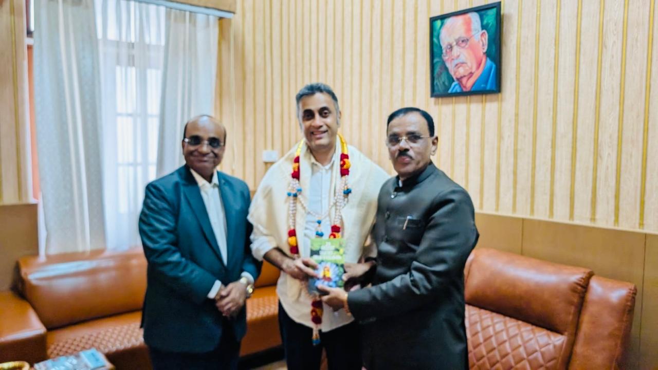 ಎ.ಎಸ್. ಪೊನ್ನಣ್ಣ ಭೇಟಿಯಾದ ರಾಜ್ಯ ಚುನಾವಣಾ ಆಯುಕ್ತ ಡಾ. ಸಂಗ್ರೇಶಿ, ಮಾನವ ಹಕ್ಕು ಆಯೋಗದ ಅಧ್ಯಕ್ಷ ದೇಸಾಯಿ