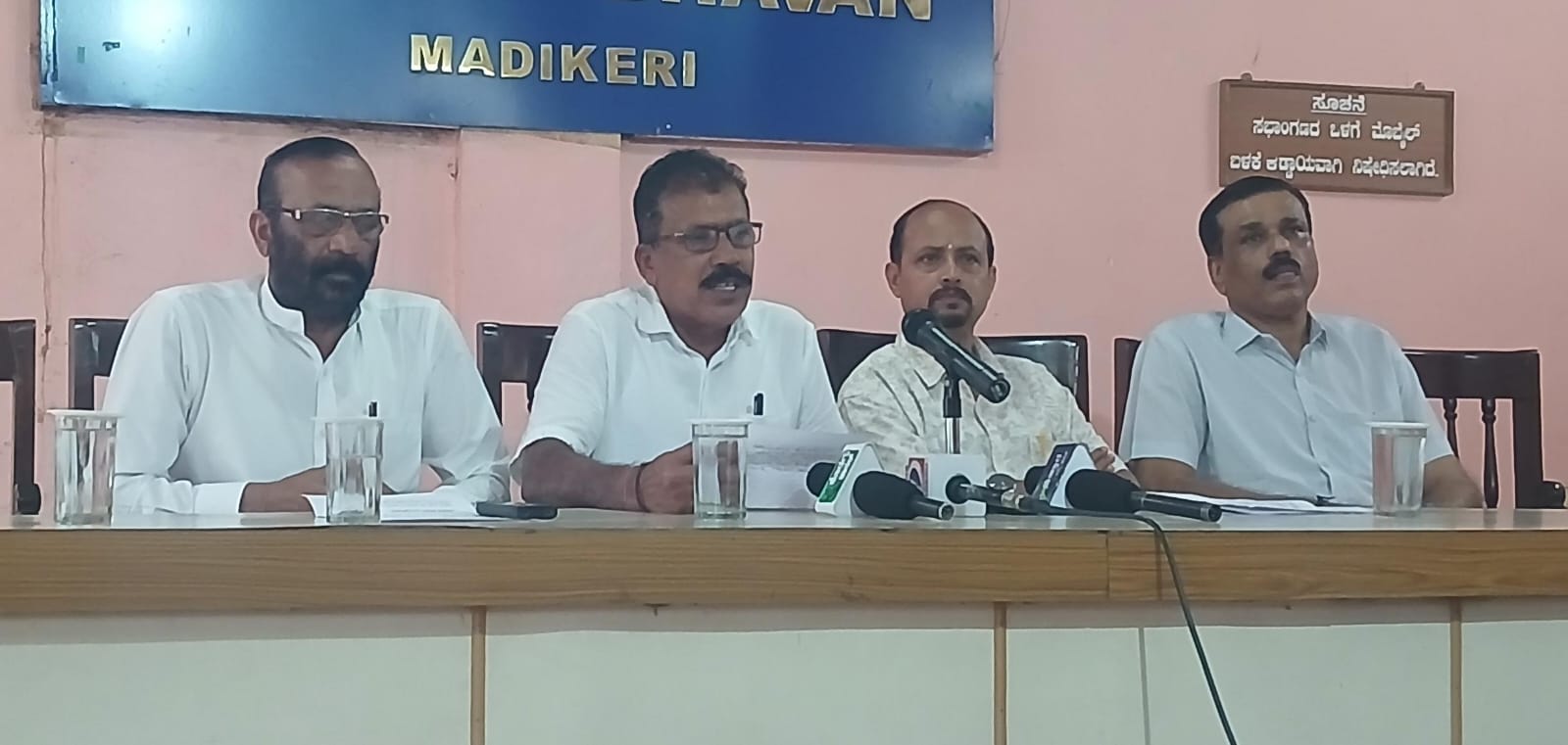 SIR ವಿರೋಧಿಸಿ ಆಯುಕ್ತರ ಪ್ರತಿಕೃತಿ ದಹನ: ಕಾಂಗ್ರೆಸ್ ವಿರುದ್ಧ ಸುಮೊಟೊ ಕೇಸ್‌ಗೆ ಬಿಜೆಪಿ ಆಗ್ರಹ