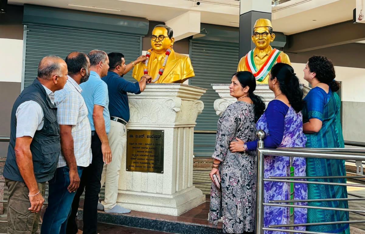 ಗಾಂಧಿ ಜಯಂತಿಯಂದು ಕೊಡಗಿನ ಗಾಂಧಿ ಸ್ಮರಣೆ: ಪಂದ್ಯಂಡ ಬೆಳ್ಯಪ್ಪ ಮೊಮ್ಮಗಳಿಂದ ಮಾಲಾರ್ಪಣೆ