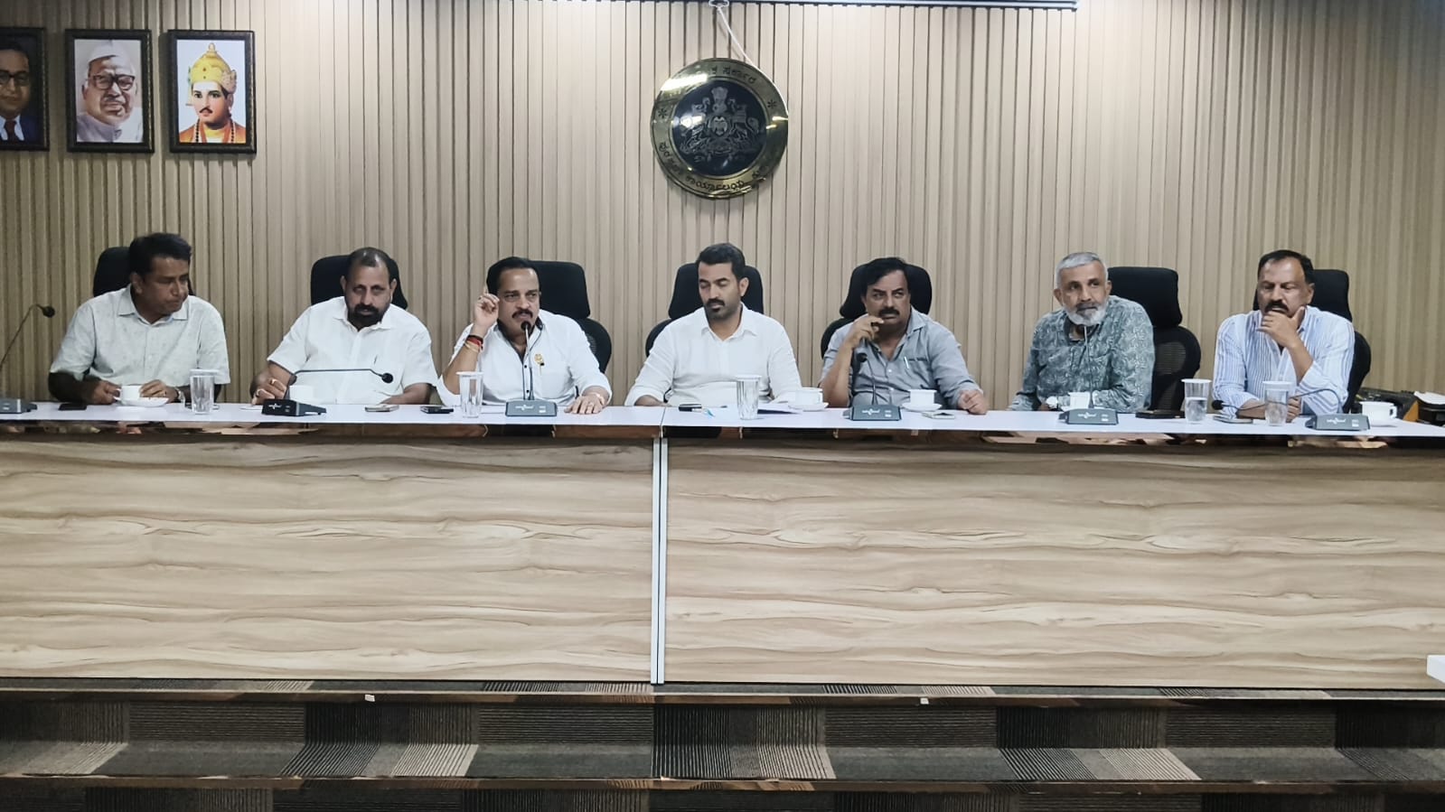ಅ.17ರಂದು ಕುಶಾಲನಗರಕ್ಕೆ ಮೈಸೂರು ದಸರಾ ಕಂಬಳದ 150 ಜೊತೆ ಕೋಣಗಳು: ಪುರಸಭೆಯಲ್ಲಿ ಪೂರ್ವಭಾವಿ ಸಭೆ