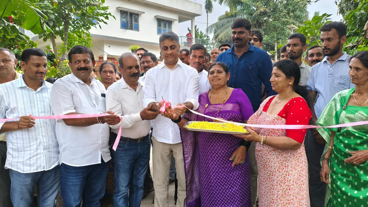 ಅರಪಟ್ಟುವಿನಲ್ಲಿ ₹5 ಲಕ್ಷ ವೆಚ್ಚದ ರಸ್ತೆ ಉದ್ಘಾಟನೆ 
