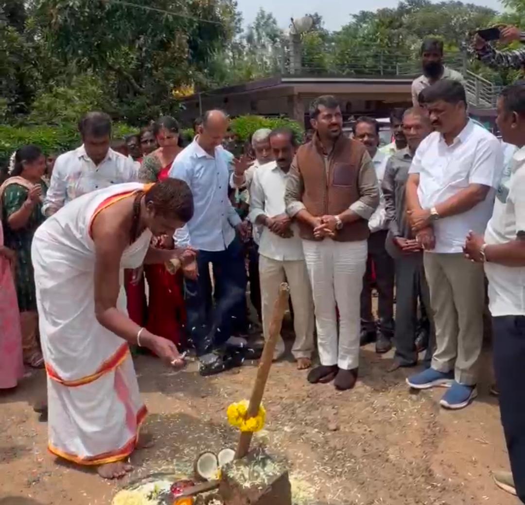 ಹಳ್ಳದಿಣ್ಣೆ ಗ್ರಾಮದಲ್ಲಿ ₹25 ಲಕ್ಷ ವೆಚ್ಚದ ನೂತನ ರಸ್ತೆ ನಿರ್ಮಾಣಕ್ಕೆ ಭೂಮಿ ಪೂಜೆ