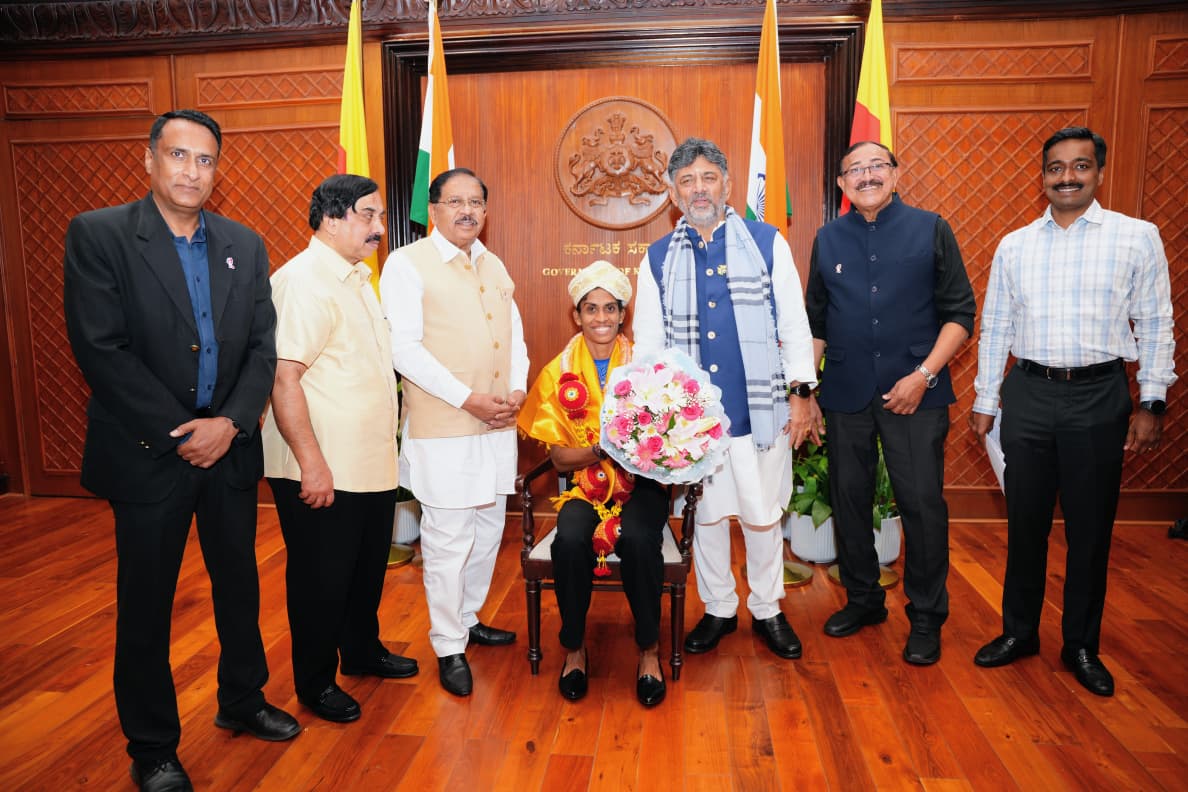 ಏಷ್ಯನ್ ಗೇಮ್ಸ್ ನಲ್ಲಿ ದೇಶದ ಕೀರ್ತಿ ಪತಾಕೆ ಹಾರಿಸಿದ ಕರ್ನಾಟಕದ ಕ್ರೀಡಾಪಟುಗಳಿಗೆ ಸಿಎಂ ಡಿ ಕೆ ಶಿವಕುಮಾರ್ ಸನ್ಮಾನ;ಚಿನ್ನ ಗೆದ್ದವರಿಗೆ 1 ಕೋಟಿ, ಬೆಳ್ಳಿ ಗೆದ್ದವರಿಗೆ 75 ಲಕ್ಷ, ಕಂಚು ಗೆದ್ದವರಿಗೆ 50 ಲಕ್ಷ