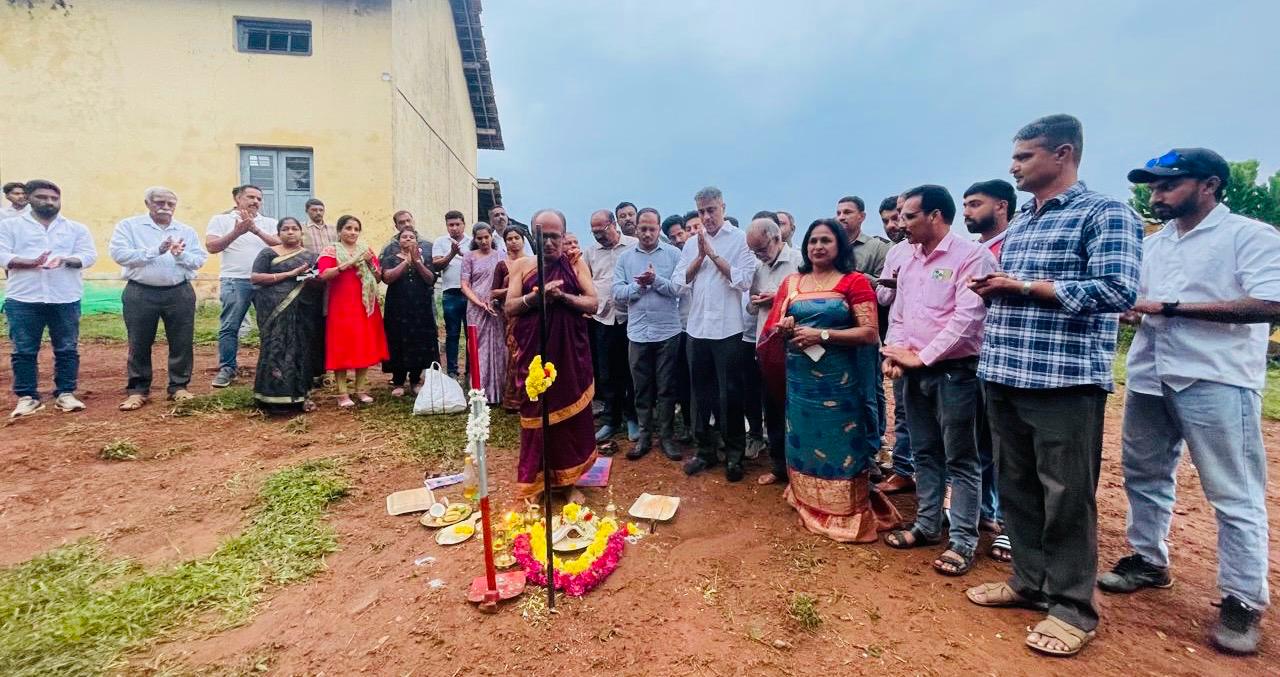 ನಾಪೋಕ್ಲು ಕರ್ನಾಟಕ ಪಬ್ಲಿಕ್ ಶಾಲೆಯ ಪ.ಪೂ.ಕಾಲೇಜು ವಿಭಾಗದ ನೂತನ ಕಟ್ಟಡ ನಿರ್ಮಾಣಕ್ಕೆ ಶಂಕುಸ್ಥಾಪನೆ ನೆರವೇರಿಸಿದ ಶಾಸಕ ಎ.ಎಸ್. ಪೊನ್ನಣ್ಣ 