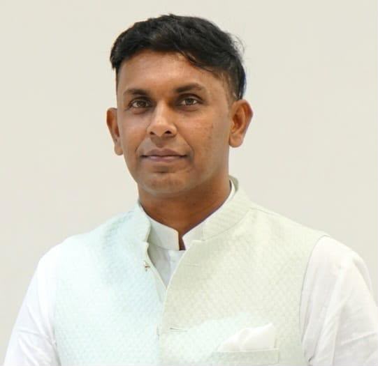 ದಂಗೆ ಮೂಲಕ ಅರಾಜಕತೆ ಸೃಷ್ಟಿಸಿ ಅಧಿಕಾರ ಹಿಡಿಯುವ ಸಂಚು ನಡೆಯುತ್ತಿದೆ: ದೇಶವಿರೋಧಿ ಶಕ್ತಿಗಳ ವಿರುದ್ಧ ಜಾಗೃತರಾಗೋಣ - ಎಡಿಕೇರಿ ಪ್ರಸನ್ನ