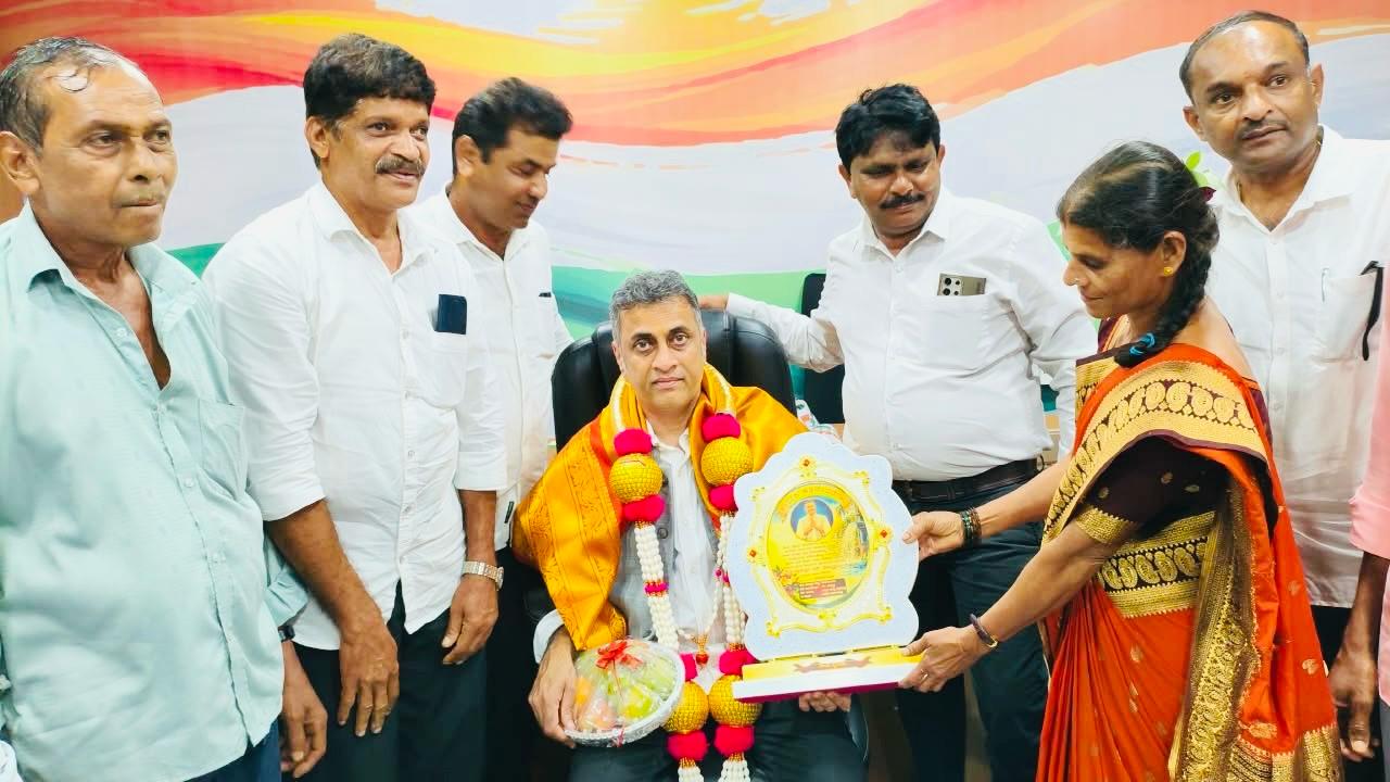 ಚೆಂಬು ಗ್ರಾಮದ 9 ಪರಿಶಿಷ್ಟ ಪಂಗಡ ಕುಟುಂಬಗಳಿಗೆ ಉಚಿತ ಕೊಳವೆಬಾವಿ: ಶಾಸಕ ಪೊನ್ನಣ್ಣಗೆ ಫಲಾನುಭವಿಗಳಿಂದ ಸನ್ಮಾನ