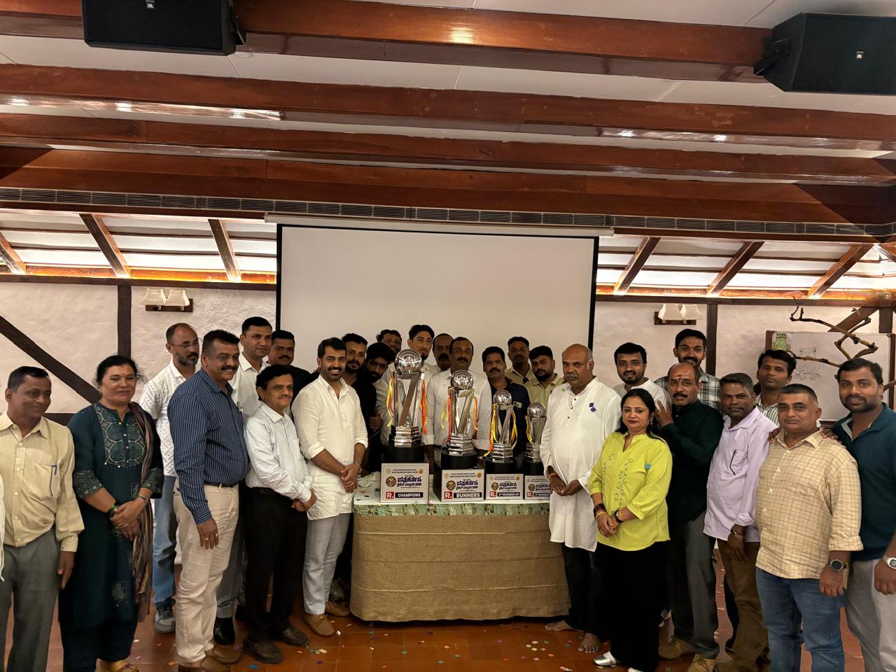 ರಾಜ್ಯಮಟ್ಟದ ಪತ್ರಕರ್ತರ ಕ್ರಿಕೆಟ್ ಟೂರ್ನಿ ಟ್ರೋಫಿ ಅನಾವರಣ 