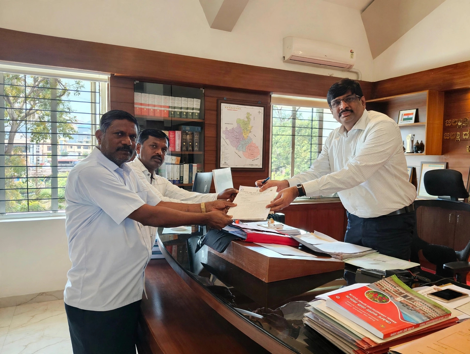 ಇಡಿ, ಐಟಿ, ಸಿಬಿಐ ದುರುಪಯೋಗ ಖಂಡಿಸಿ ದಲಿತ ಸಂಘರ್ಷ ಸಮಿತಿ ಮನವಿ ಸಲ್ಲಿಕೆ 