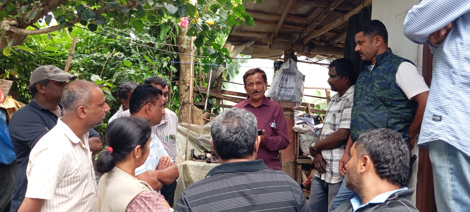 ಶಾರ್ಟ್ ಸರ್ಕ್ಯೂಟ್ ನಿಂದ ಮನೆಗೆ ಬೆಂಕಿ: ಸಂತ್ರಸ್ತ ಕುಟುಂಬಕ್ಕೆ ಸಾಂತ್ವನ ಹೇಳಿದ ಕೆ.ಜಿ.ಬೋಪಯ್ಯ