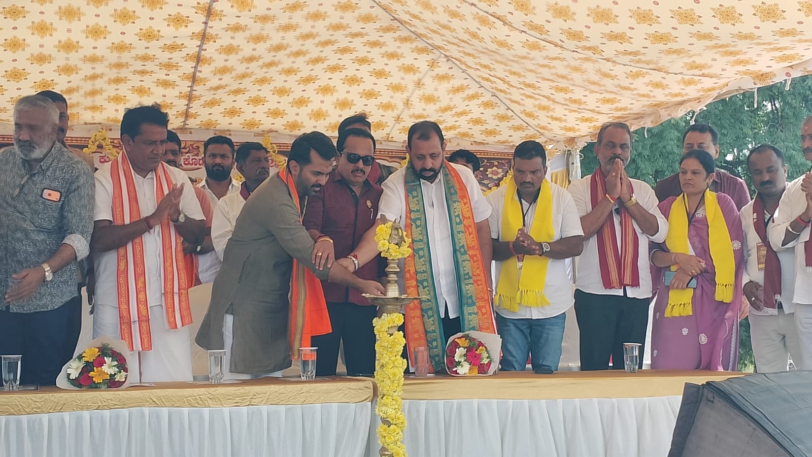 ಕುಶಾಲನಗರದಲ್ಲಿ ಕಂಬಳದ ಕೋಣಗಳಿಗೆ ಅದ್ಧೂರಿ ಸ್ವಾಗತ; ಮಂತರ್ ಗೌಡರ ಕಾರ್ಯಕ್ಕೆ ಅಶೋಕ್ ರೈ ಮೆಚ್ಚುಗೆ