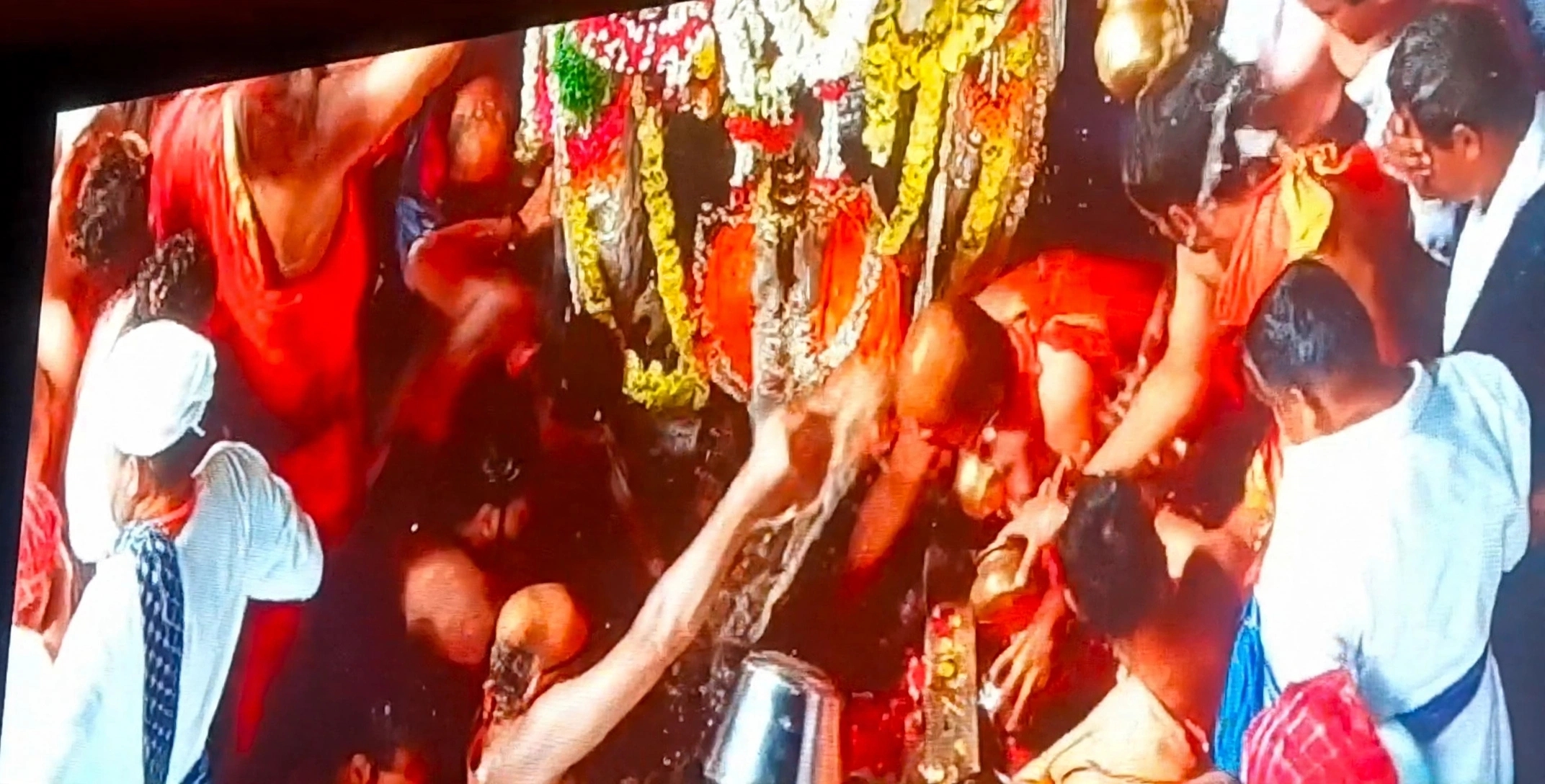 ಮೇಷ ಲಗ್ನದಲ್ಲಿ ತೀರ್ಥರೂಪಿಣಿಯಾಗಿ ದರ್ಶನ ನೀಡಿದ ಕೊಡಗಿನ ಆರಾಧ್ಯದೈವ ಕಾವೇರಿ ಮಾತೆ