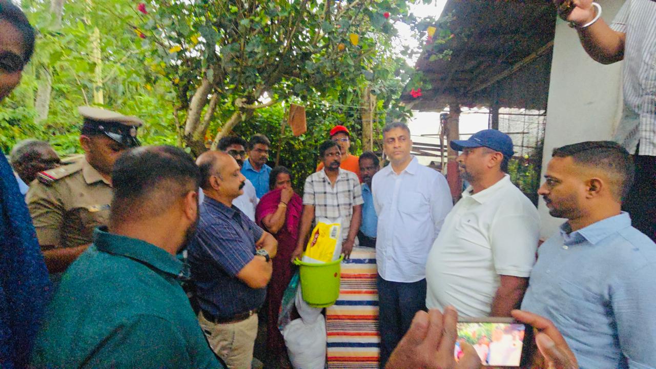 ಕರಡಿಗೋಡಿನಲ್ಲಿ ಶಾರ್ಟ್ ಸರ್ಕ್ಯೂಟ್ ನಿಂದ ಮನೆ ಹಾನಿ - ಸಂತ್ರಸ್ತ ಕುಟುಂಬಕ್ಕೆ ಎ.ಎಸ್.ಪೊನ್ನಣ್ಣ ಭೇಟಿ, ಪರಿಹಾರ ಭರವಸೆ