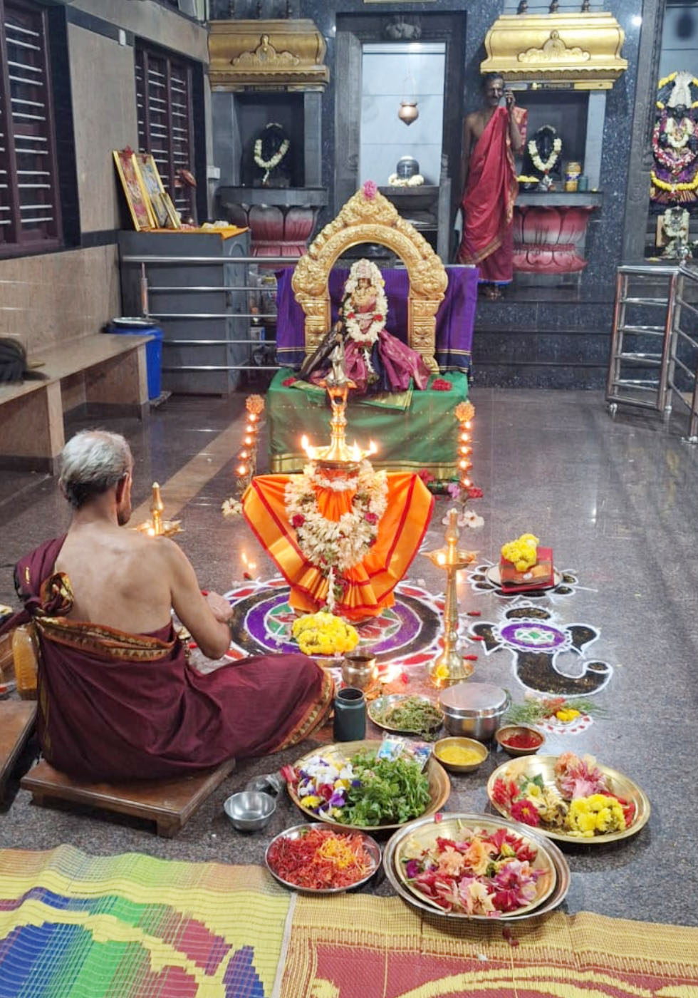 ದಸರಾ ಪ್ರಯುಕ್ತ ಶ್ರೀ ಕನ್ನಿಕಾ ಪರಮೇಶ್ವರಿ ದೇವಾಲಯದಲ್ಲಿ ದುರ್ಗಾಪೂಜೆ
