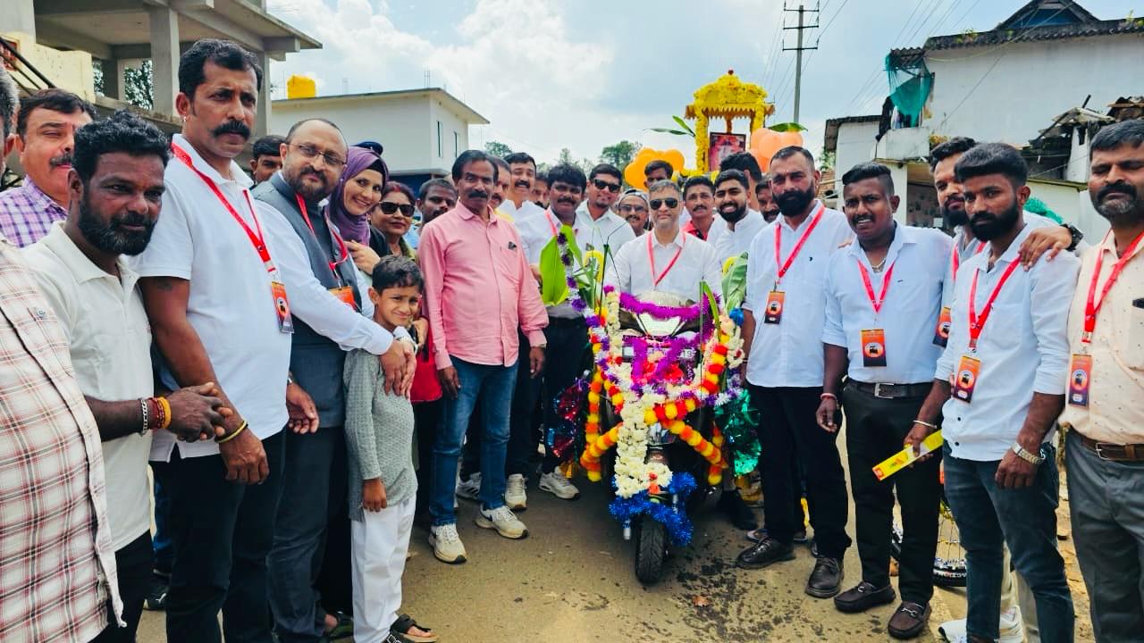 ನಾಪೋಕ್ಲು ನಾಲ್ಕುನಾಡು ಆಟೋ ಚಾಲಕರ ಸಂಘದಿಂದ 34ನೇ ವರ್ಷದ ಆಯುಧ ಪೂಜೆ;  ಶಾಸಕ ಎ.ಎಸ್.ಪೊನ್ನಣ್ಣ ಭಾಗಿ