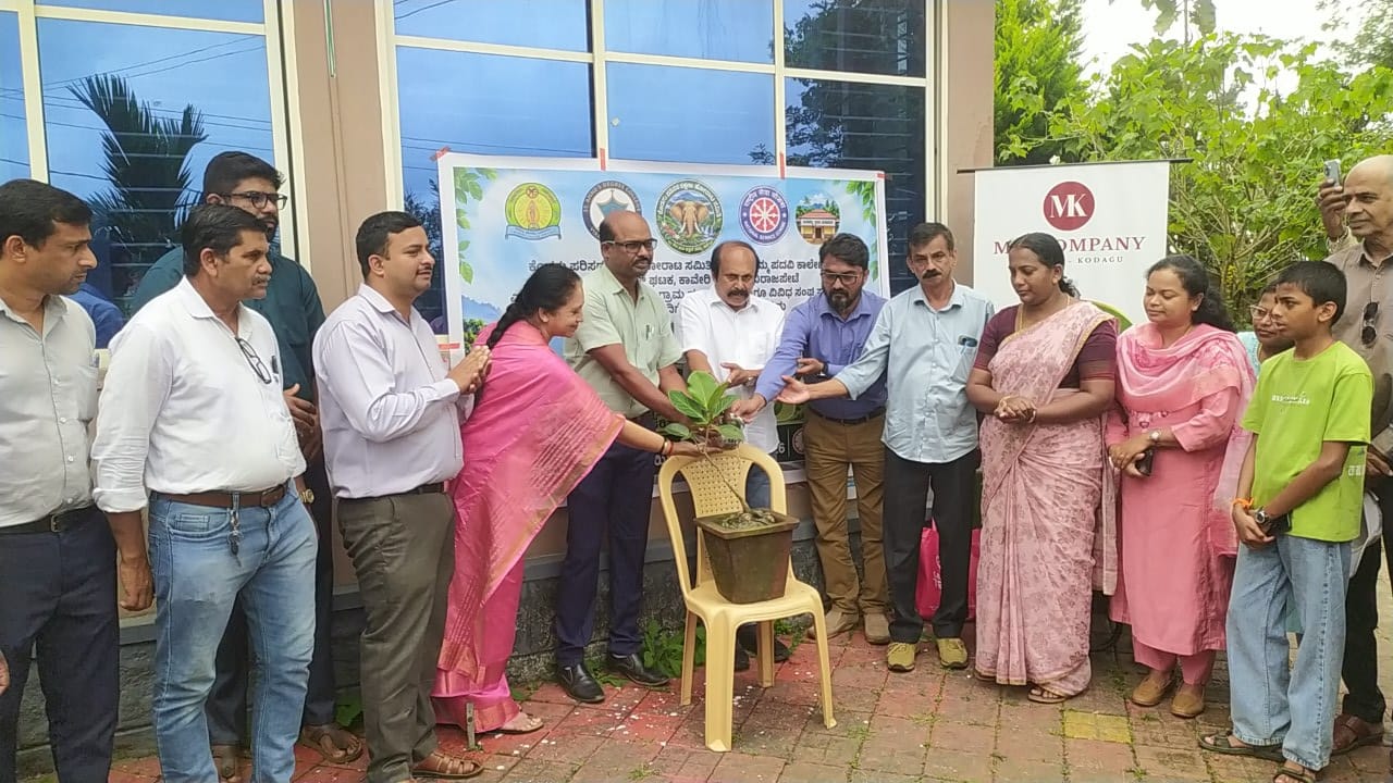 ಪಾಲಿಬೆಟ್ಟದಲ್ಲಿ ‘ಸ್ವಚ್ಛ ನಡಿಗೆ’ ಅಭಿಯಾನಕ್ಕೆ ಚಾಲನೆ