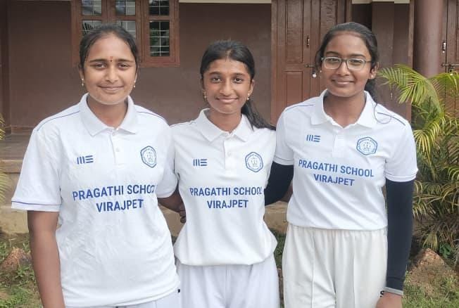 ಮಂಗಳೂರು ವಲಯದ ಅಂಡರ್-15 ಮಹಿಳಾ ಕ್ರಿಕೆಟ್ ತಂಡಕ್ಕೆ ಪ್ರಗತಿ ಶಾಲೆಯ ಮೂವರು ವಿದ್ಯಾರ್ಥಿನಿಯರ ಆಯ್ಕೆ