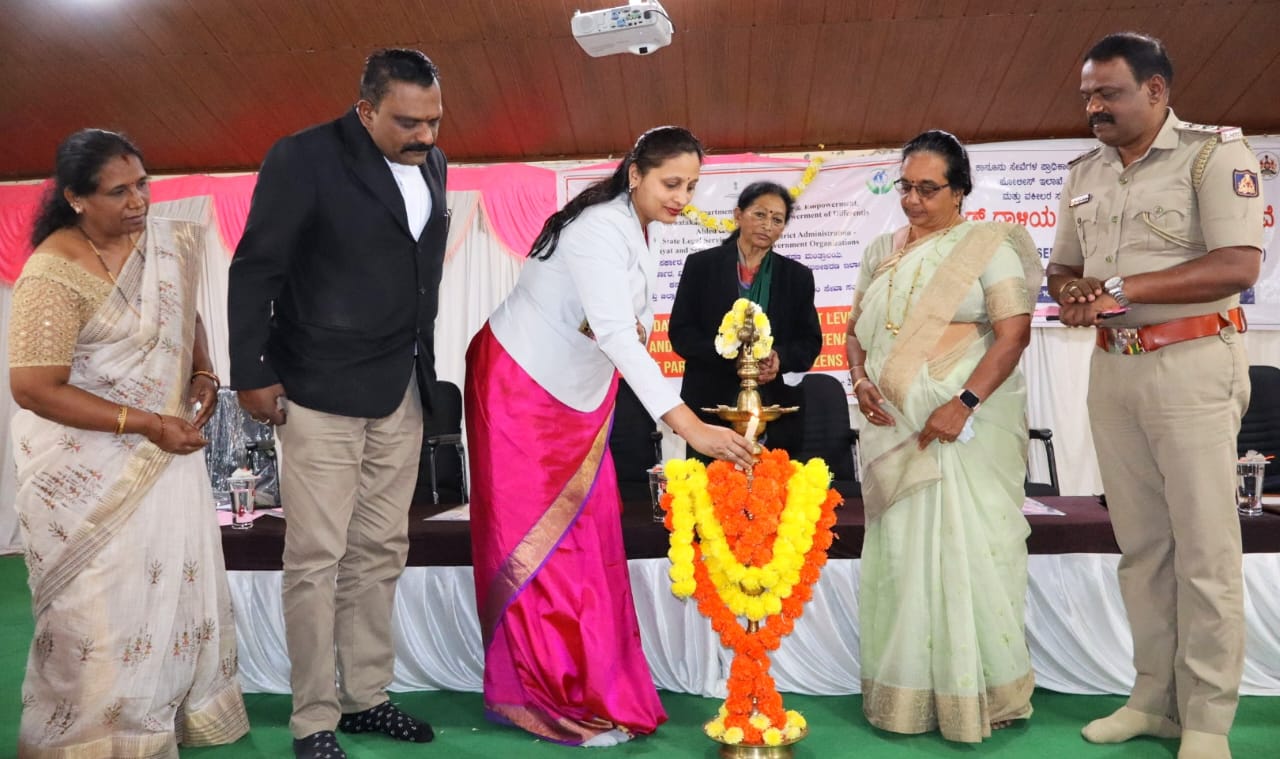 ಹಿರಿಯರಿಗೆ ಗೌರವ ನೀಡಿ, ಹಕ್ಕುಗಳು ಸಕಾಲದಲ್ಲಿ ದೊರೆಯುವಂತೆ ಕ್ರಮವಹಿಸಿ : ಶುಭ
