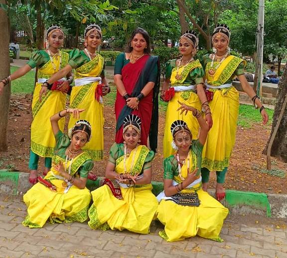 ಭರತನಾಟ್ಯ ಪರೀಕ್ಷೆ: ವಿರಾಜಪೇಟೆ 'ನಾಟ್ಯಾಂಜಲಿ ನೃತ್ಯ ಸಂಸ್ಥೆ'ಗೆ ಶೇ. 100 ಫಲಿತಾಂಶ
