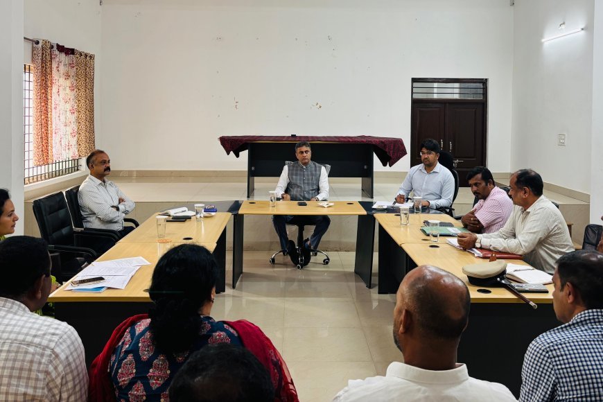 ವಿರಾಜಪೇಟೆ ಪುರಸಭೆ ವ್ಯಾಪ್ತಿಯಲ್ಲಿ ರಸ್ತೆ ಅಭಿವೃದ್ಧಿ ಬಗ್ಗೆ ಸಭೆ ನಡೆಸಿದ ಶಾಸಕ ಎಎಸ್ ಪೊನ್ನಣ್ಣ