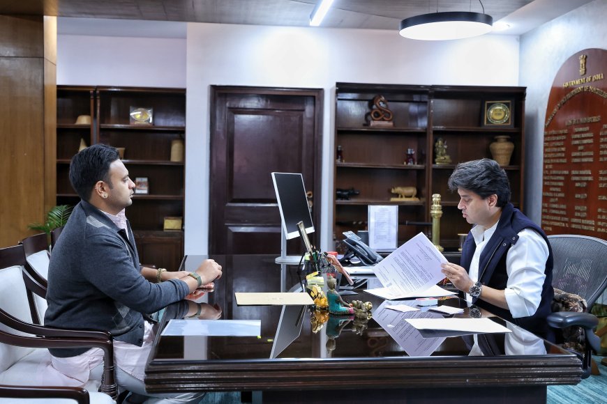 ಕೊಡಗಿನಲ್ಲಿ ಟವರ್ಗಳಿಗೆ ಬ್ಯಾಟರಿ ಸೆಟ್ ತ್ವರಿತವಾಗಿ ಅಳವಡಿಸಲು ಯದುವೀರ್ ಮನವಿ: ಕೇಂದ್ರ ಸಚಿವ ಜ್ಯೋತಿರಾದಿತ್ಯ ಸಿಂಧಿಯಾ ಭೇಟಿ ಮಾಡಿದ ಮೈಸೂರು-ಕೊಡಗು ಸಂಸದರು
