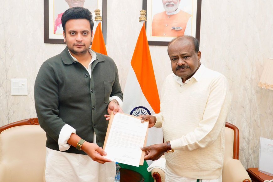 ಮೈಸೂರಿನಲ್ಲಿ ಆಟೋಮೊಬೈಲ್‌, ಎಲೆಕ್ಟ್ರಿಕ್‌ ವಾಹನ ಉತ್ಪಾದನಾ ಕ್ಲಸ್ಟರ್‌ ಸ್ಥಾಪಿಸಿ: ಎಚ್‌ಡಿಕೆಗೆ ಯದುವೀರ್‌ ಮನವಿ;  ಕೇಂದ್ರ ಸಚಿವರನ್ನು ಭೇಟಿ ಮಾಡಿ ಮನವ ಪತ್ರ ನೀಡಿದ ಮೈಸೂರು-ಕೊಡಗು ಸಂಸದರು