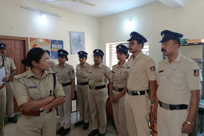 ಮಡಿಕೇರಿ: ಸೈಬರ್ ಕ್ರೈಂ ಠಾಣೆಗೆ ಭೇಟಿ‌ ನೀಡಿದ ಎಸ್‌ಪಿ ಬಿಂದುಮಣಿ