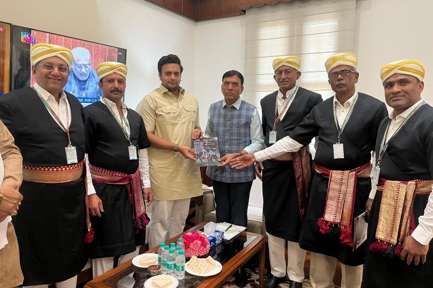 ನವದೆಹಲಿಯಲ್ಲಿ ಮಾನ್ಸೂಕ್ ಮಾಂಡವೀಯ  ಆಹ್ವಾನಿಸಿದ ಚೇನಂಡ ಕೊಡವ ಕೌಟುಂಬಿಕ ಹಾಕಿ ಪಂದ್ಯಾವಳಿ ನಿಯೋಗ;  ಚೇನಂಡ ಕೊಡವ ಕೌಟುಂಬಿಕ ಹಾಕಿ - ಮೇ 2 ರಂದು ನಾಪೋಕ್ಲುವಿಗೆ ಕೇಂದ್ರ ಕ್ರೀಡಾ ಸಚಿವ  ಡಾ. ಮಾನ್ಸೂಕ್ ಮಾಂಡವೀಯ