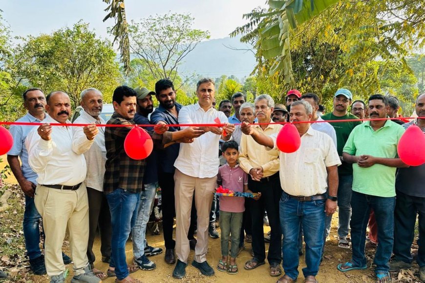 ಪರಕಟಗೇರಿಯಲ್ಲಿ ನೂತನ ರಸ್ತೆ ಉದ್ಘಾಟಿಸಿದ ಶಾಸಕ ಎಎಸ್ ಪೊನ್ನಣ್ಣ