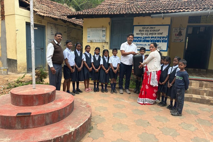 ಶಾಲೆಗೆ ಸ್ಪೀಕರ್ ಹಾಗೂ ವಿದ್ಯಾರ್ಥಿಗಳಿಗೆ ಉಚಿತವಾಗಿ ಸಮವಸ್ತ್ರ ನೀಡಿದ ಗ್ರಾಮ ಪಂಚಾಯತ್ ಸದಸ್ಯ ಜಾನ್ಸನ್ ಪಿಂಟೋ